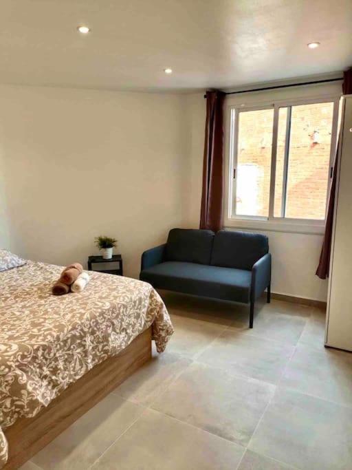 Estudios Hl Frente Al Metro Barcelona-Aeropuerto L'Hospitalet de Llobregat Eksteriør billede